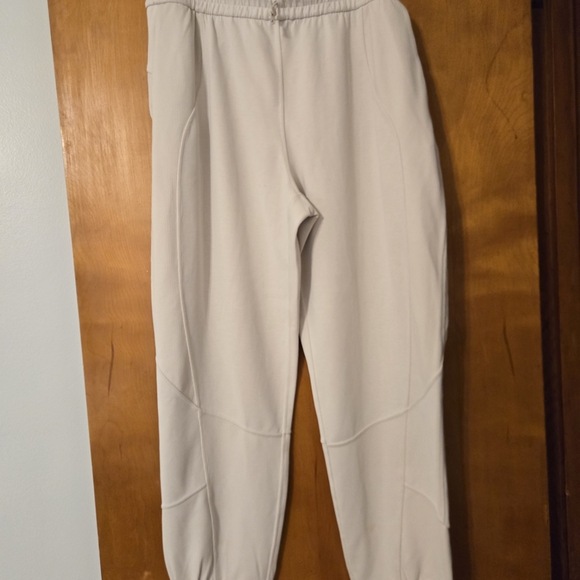 NWT Lululemon Brushed Softstreme Ribbed HR Jogger White Opal Size 14 - Picture 2 of 8